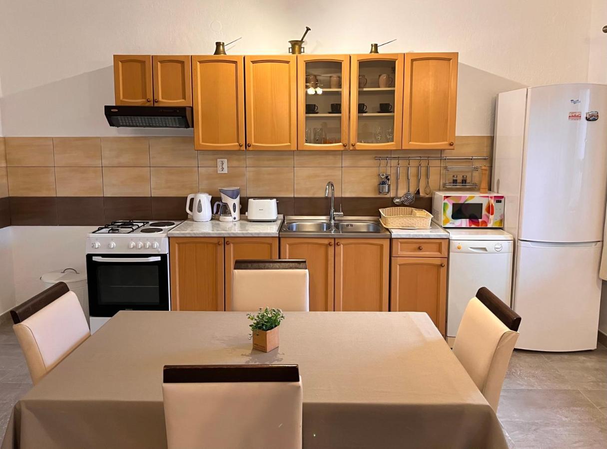 Apartments Maro Сен Екстериор снимка