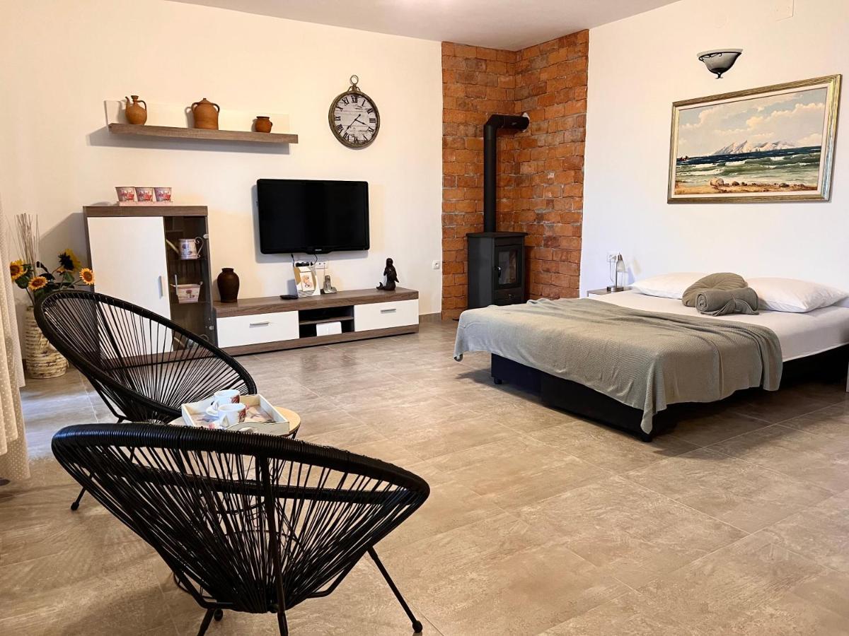 Apartments Maro Сен Екстериор снимка