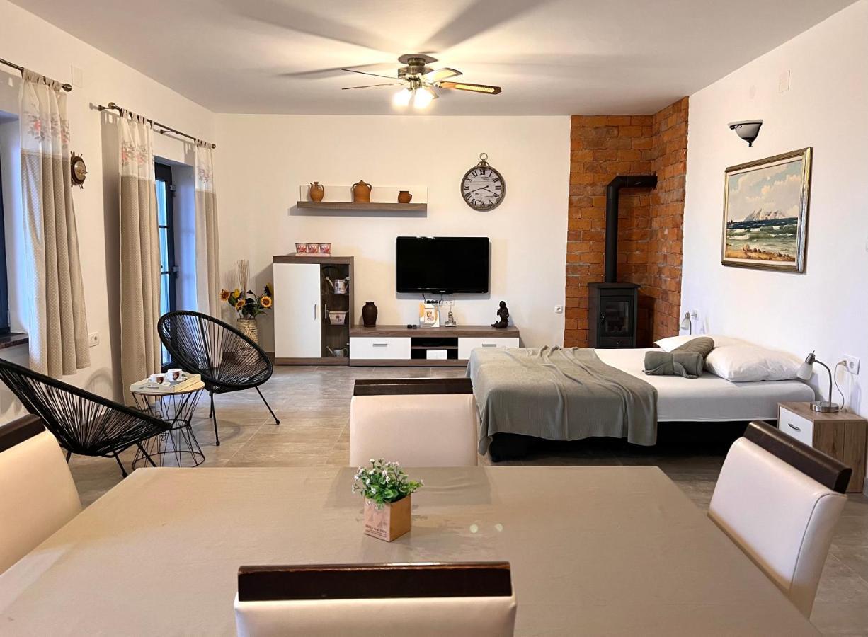 Apartments Maro Сен Екстериор снимка