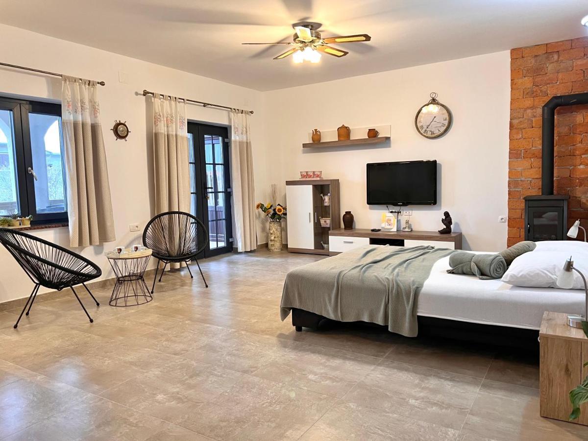 Apartments Maro Сен Екстериор снимка